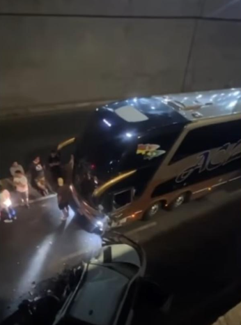 �nibus entra na contram�o e provoca acidente em Cuiab�