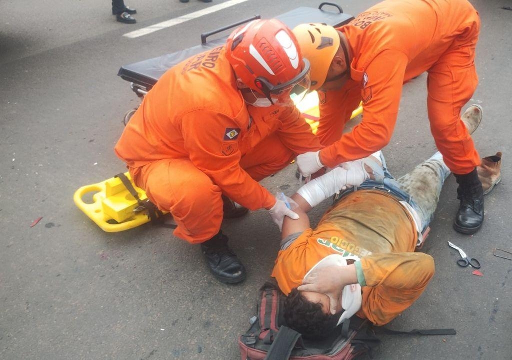 Corpo de Bombeiros de Bombeiros atende duas ocorr�ncias de acidente de tr�nsito em diferentes munic�pios