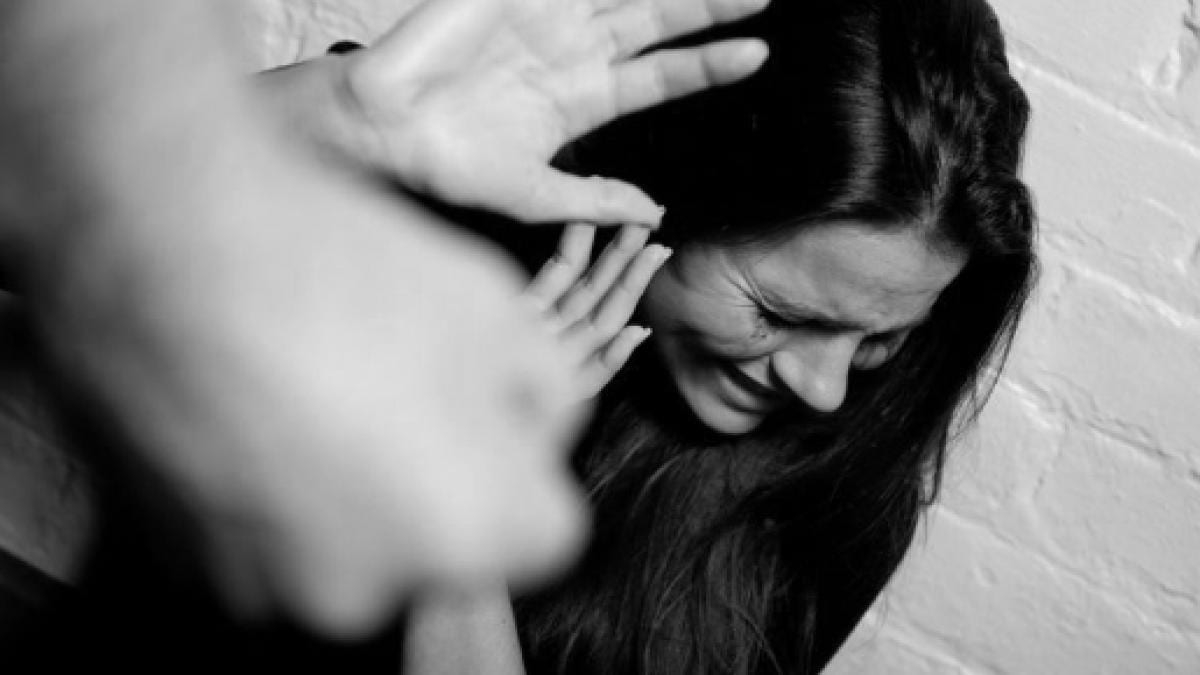 Mulher � agredida ap�s descobrir mensagens no celular do marido em Rondon�polis