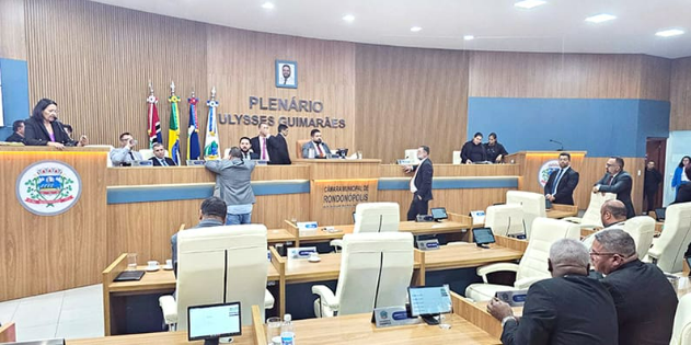 Na sess�o de hoje: C�mara deve votar abertura de CEI contra secret�rio