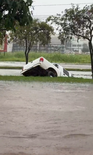 Chuva provoca caos em Sinop e vias ficam submersas