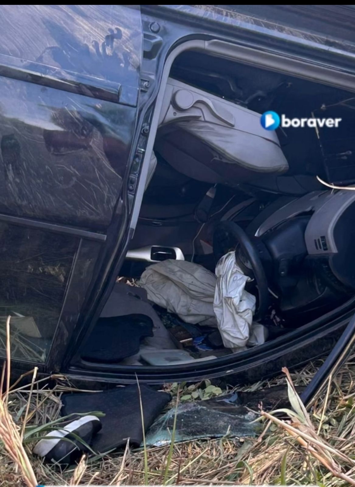 Carro capota na rodovia entre Chapada e Cuiab� e deixa dois feridos