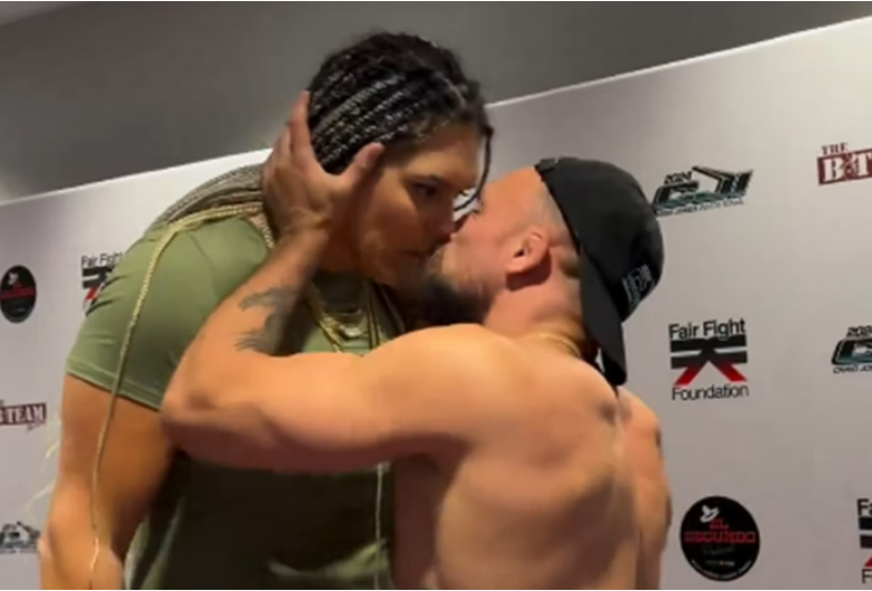 Advers�rio beija brasileira � for�a antes de luta interg�nero