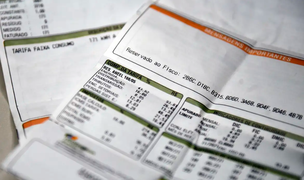 Aneel anuncia redu��o na tarifa de energia e ativa bandeira amarela em dezembro