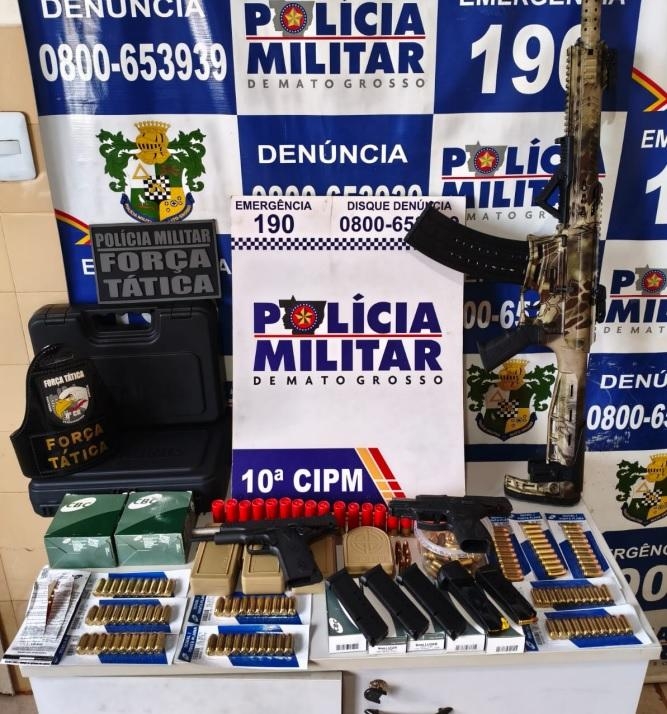 PM apreende 583 muni��es, tr�s armas de fogo e prende homem por porte ilegal