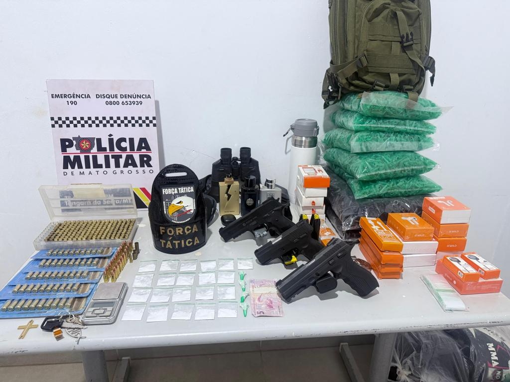 Pol�cia Militar prende dois faccionados e recupera pistolas, muni��es e produtos roubados