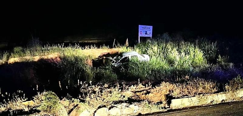 Motorista morre ap�s perder o controle e ser arremessado do carro na MT-140