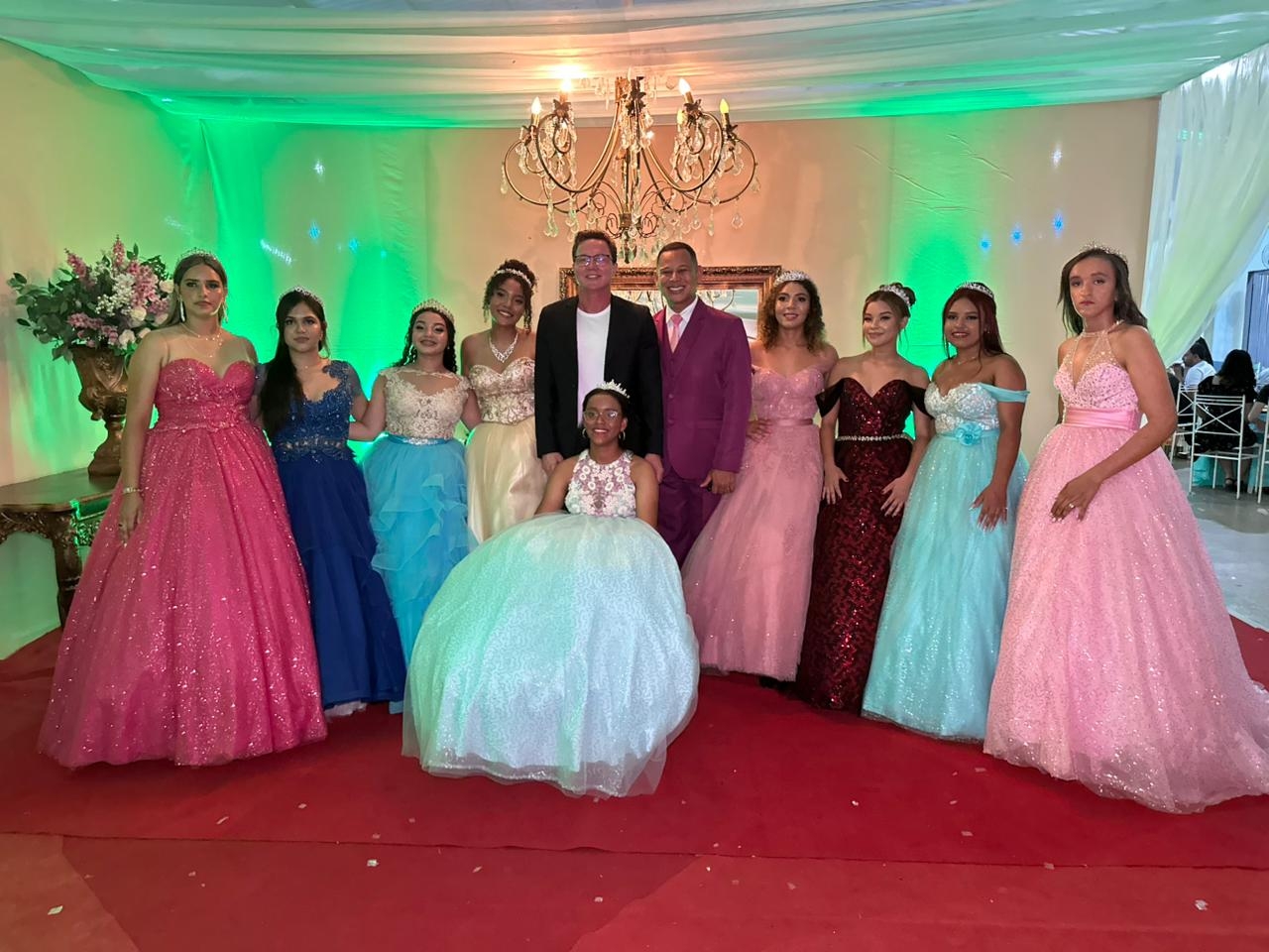 Em Juscimeira, debutantes ganham noite especial em evento promovido pela Assist�ncia Social