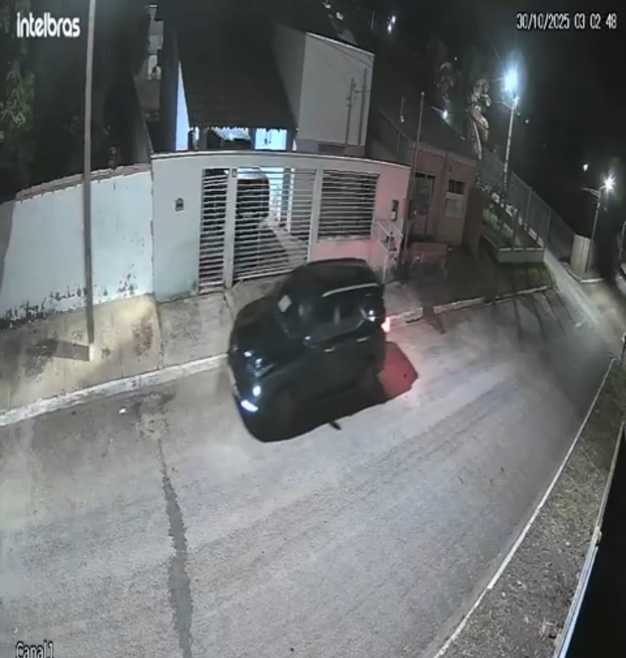 Prefeito de Jangada � detido com arma sem registro ap�s den�ncia de ve�culo suspeito em Acorizal