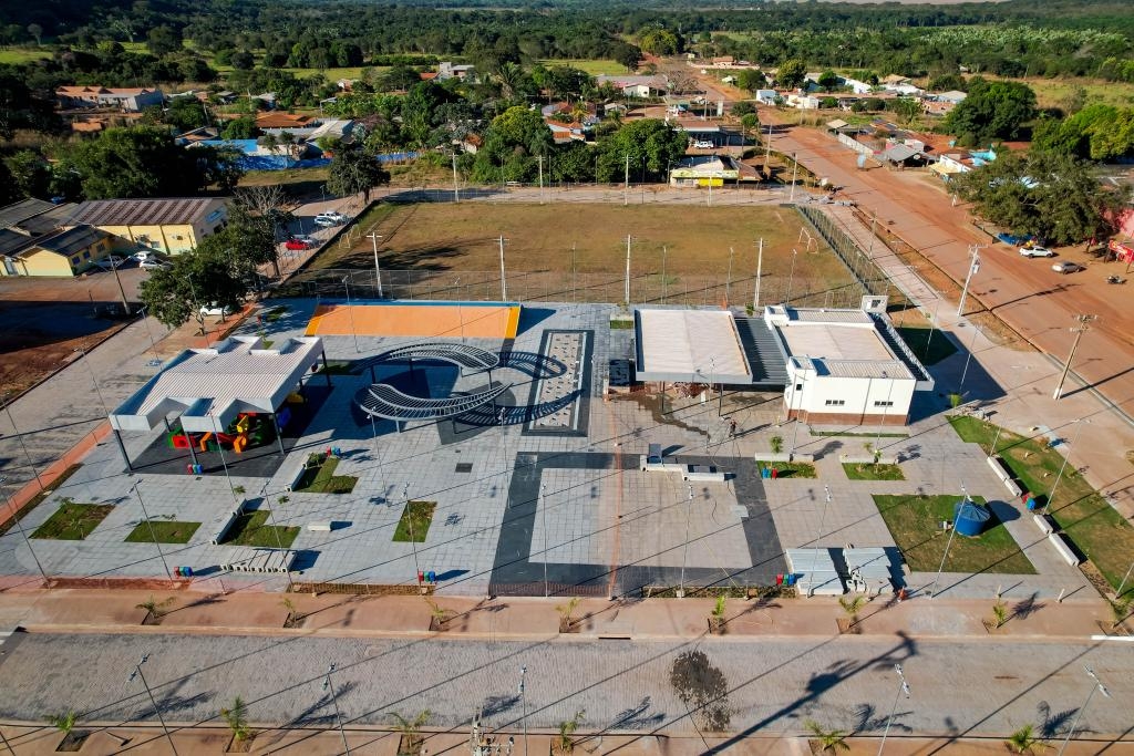 Governo de MT entrega nova pra�a do Distrito de Bom Jardim, assina ordens de servi�o e lan�a obras em Nobres nesta sexta-feira (5)