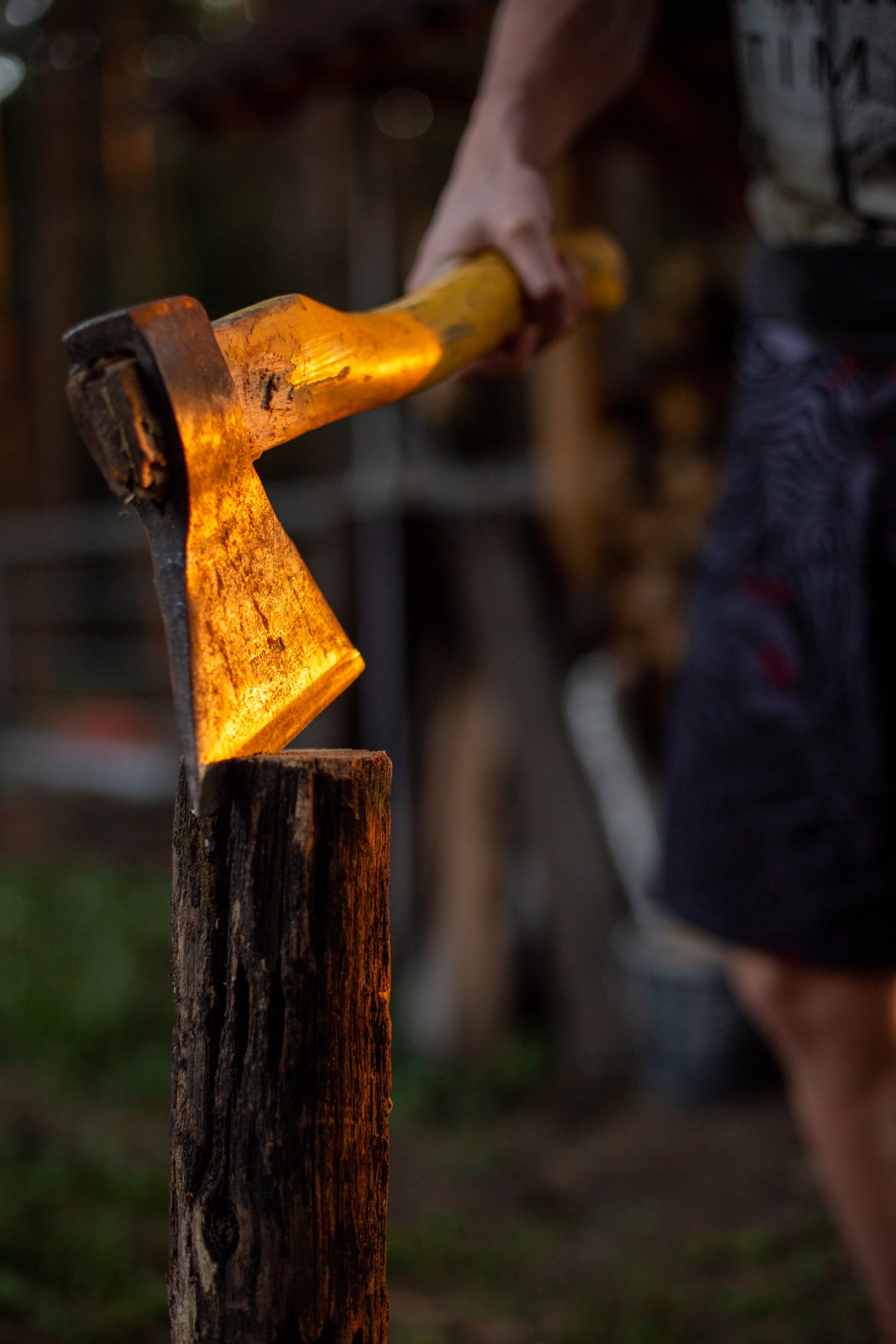 PM prende homem por tentar matar a esposa com um machado em Cuiab�