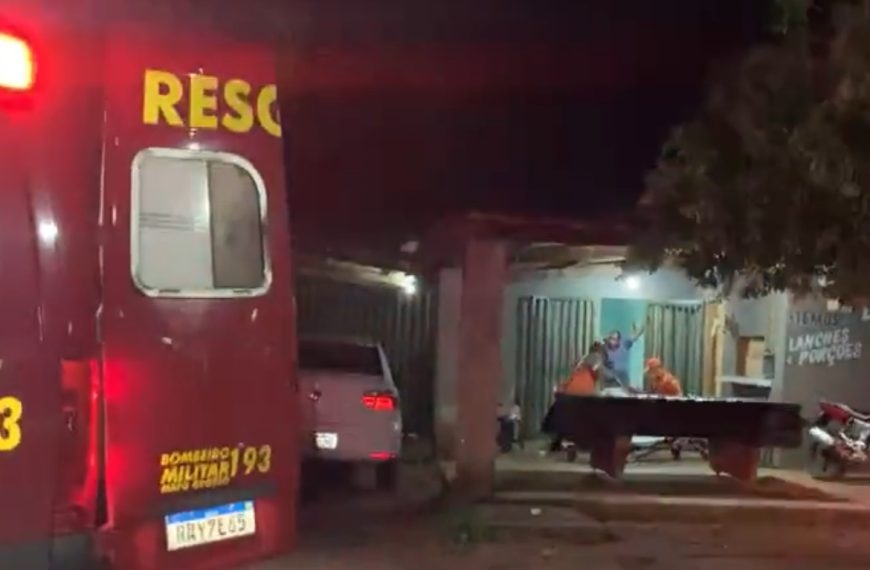 Ap�s briga com filho, mulher esfaqueia a pr�pria barriga e mobiliza resgate