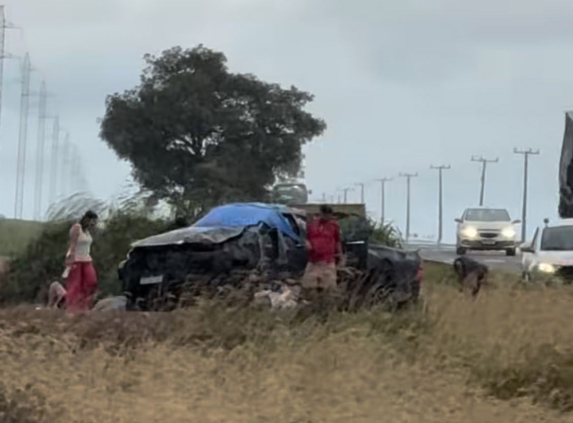 Fam�lia sofre capotamento na BR-364 e cinco ficam feridos em acidente pr�ximo a Campo Novo do Parecis(V�deo)