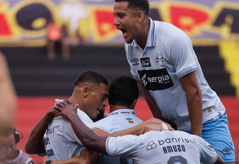 Gr�mio atropela o rebaixado Sport e confirma presen�a na Copa Sul-Americana de 2026