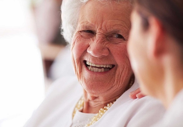 Lei amplia Tarifa Social e garante conta de luz gratuita para idosos e fam�lias de baixa renda