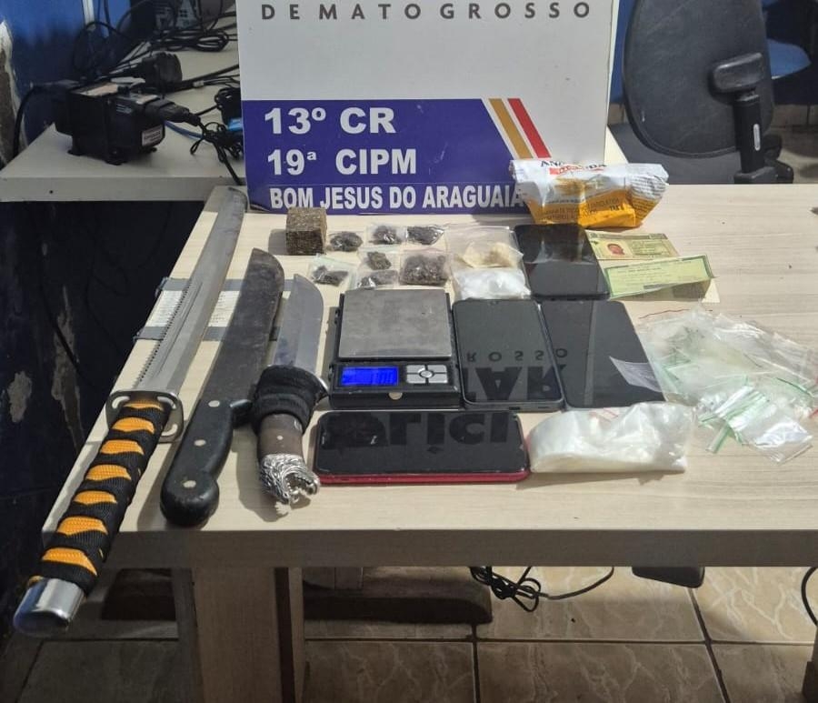 Pol�cia Militar det�m quadrilha por tr�fico e localiza drogas escondidas no forro do teto