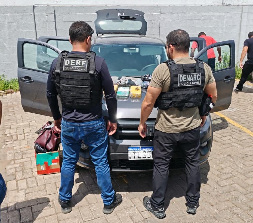 Pol�cia Civil prende traficantes durante entrega de drogas em estacionamento de academia em V�rzea Grande