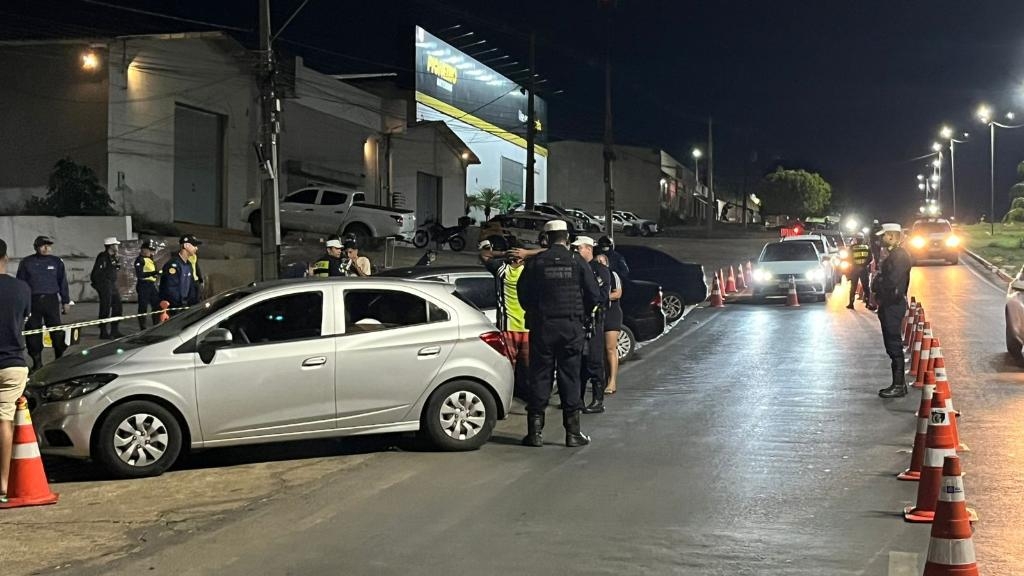 Lei Seca dupla resulta na pris�o de 14 condutores por embriaguez em avenida de Cuiab�