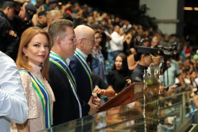 PMMT concede mais alta honraria a Virginia Mendes durante solenidade na Arena Pantanal