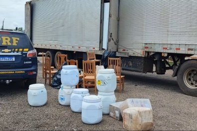 PRF intercepta carga de skunk na BR-364 e apreende cerca de 600 kg da droga