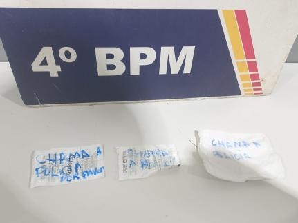 Bilhetes lan�ados por muro levam PM a resgatar jovem mantida em c�rcere em V�rzea Grande