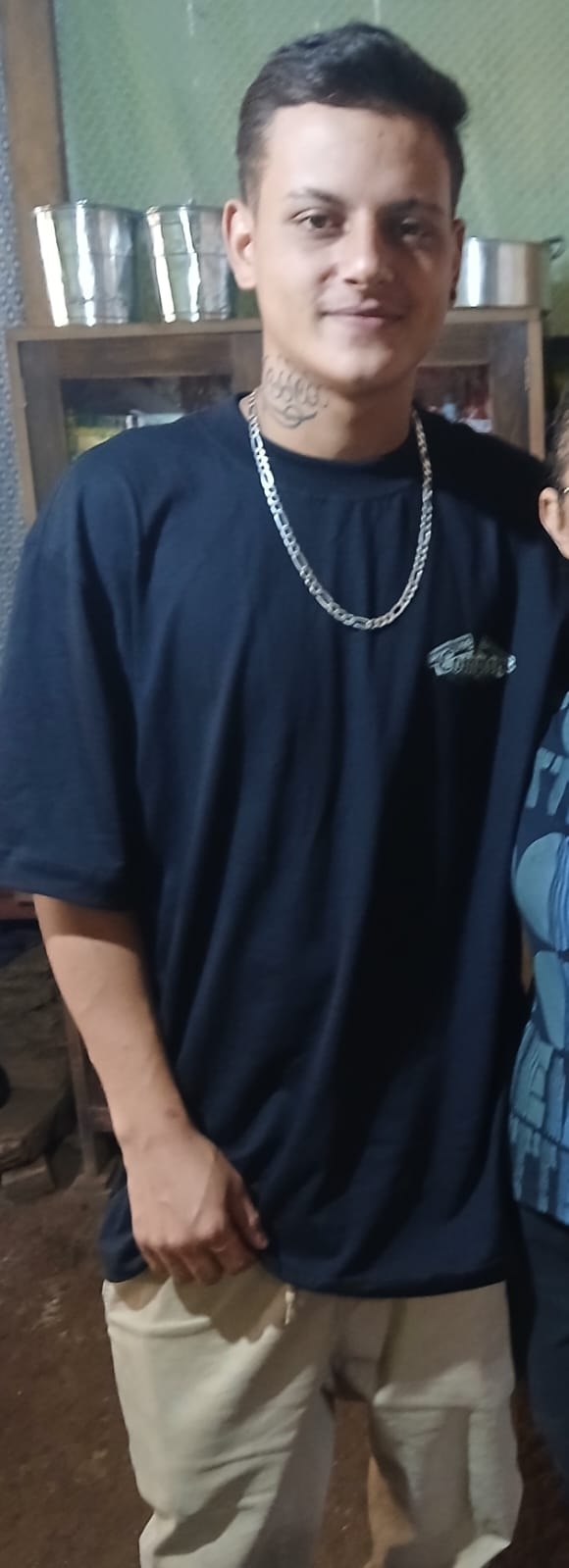 Fam�lia busca informa��es sobre jovem que desapareceu ap�s viajar para trabalhar em Cl�udia (MT)