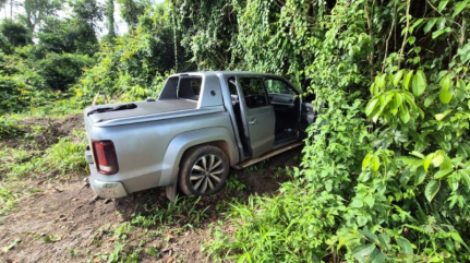 Criminosos armados rendem morador, exigem PIX e roubam caminhonete em Sinop