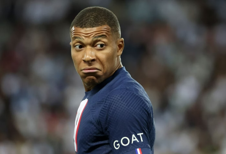 Mbapp� aciona Uefa para cobrar valor milion�rio de PSG