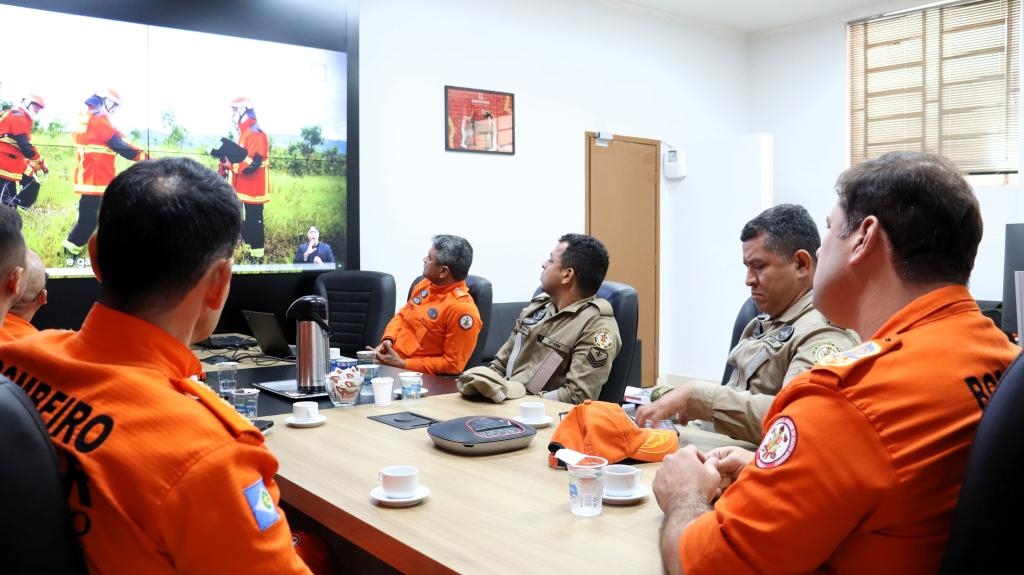 Corpo de Bombeiros recebe comitiva de militares do Par� e apresenta modelo de gest�o de combate aos inc�ndios florestais