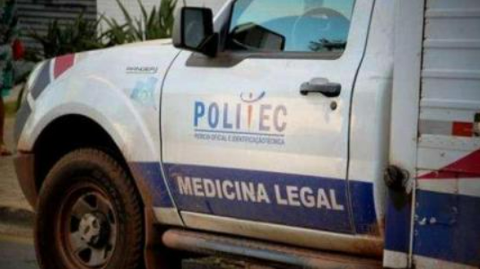 Homem � esmagado por carro ap�s colidir moto contra vaca em rodovia de MT