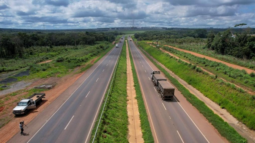 Com entrega de +130 km de pista nova, BR-163 chega a 230km de duplica��o em 2 anos