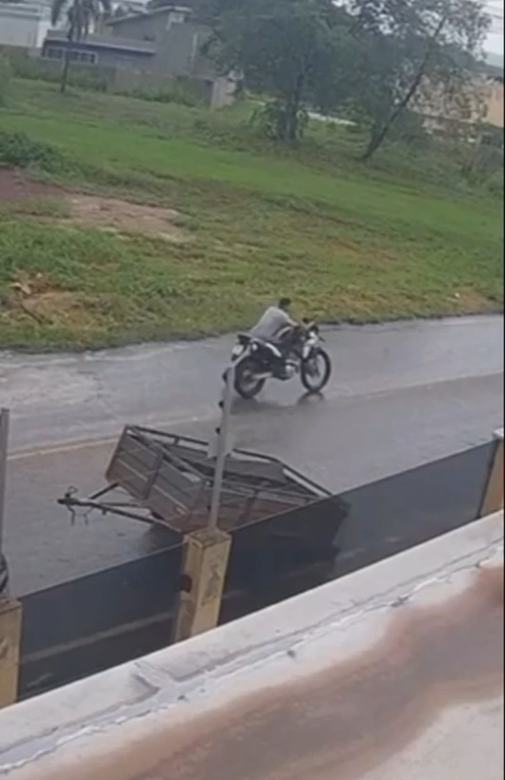 PM prende suspeito que furtou duas motos no Vale Formoso, em Jaciara(V�deo)