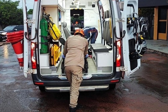 Idoso perde a vida ap�s colis�o entre carro e moto em cruzamento de Cuiab�