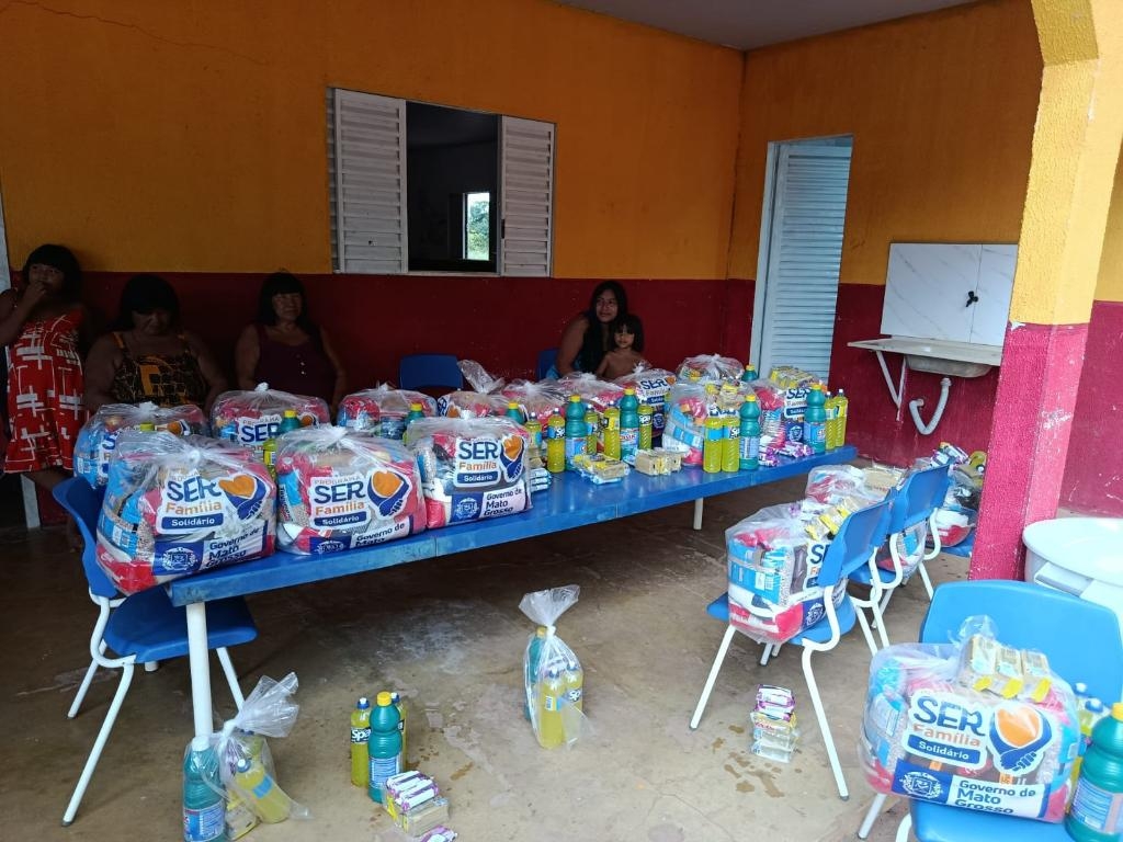 Governo de MT entrega 800 cestas de alimentos e kits de higiene a aldeias ind�genas do Xingu