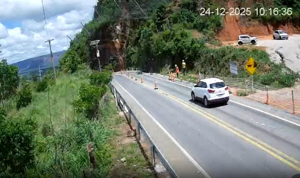 Tr�nsito na MT-251 � liberado em duas pistas ap�s vistoria e limpeza da �rea