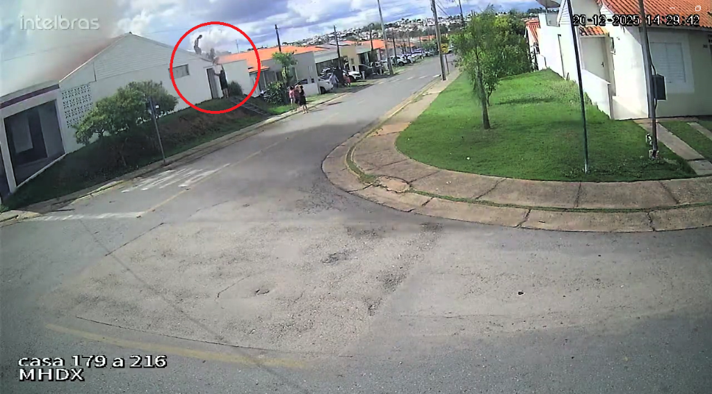 Obrigado � pouco. Ele me salvou, diz moradora resgatada em inc�ndio em Cuiab�(V�deo)