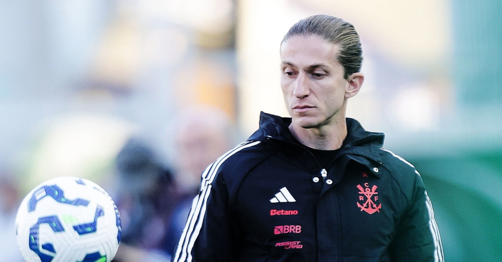 Flamengo confirma renova��o e mant�m Filipe Lu�s no comando at� 2027