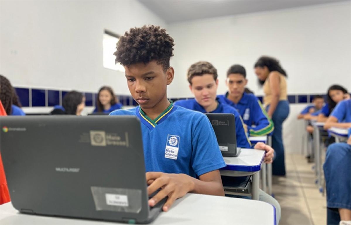 Escolas da rede estadual mant�m atendimento nas f�rias para garantir matr�culas em 2026