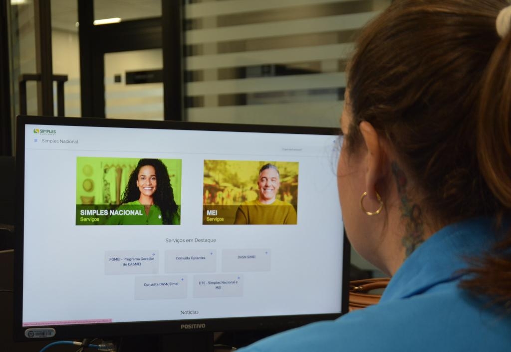 Mais de 180 mil empresas est�o inadimplentes e podem ficar fora do Simples Nacional em 2026