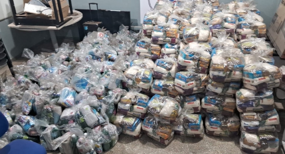Pol�cia apreende 215 cestas b�sicas que seriam distribu�das por organiza��o criminosa