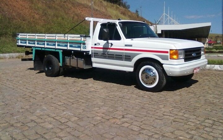 Pai e filho s�o rendidos durante falso frete e criminosos roubam ve�culo em VG