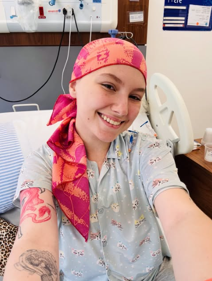 Morre aos 19 anos a influenciadora Isabel Veloso ap�s intensa luta contra o c�ncer