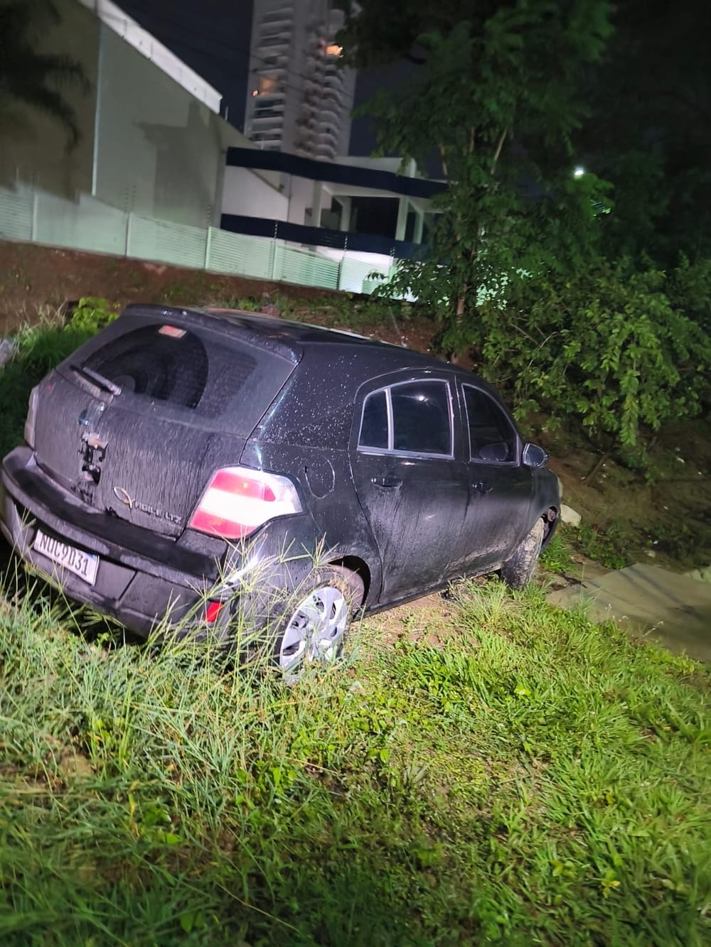 A��o da PM termina com persegui��o, fuga e apreens�o de objetos em Cuiab�