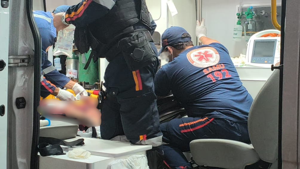 Jovem � ferido a facadas durante assalto em Cuiab�