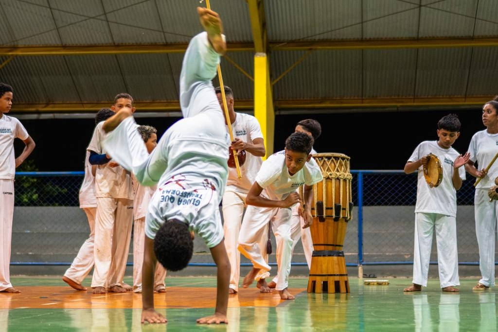 Projeto Ginga que Transforma leva capoeira a comunidades perif�ricas de Poxor�u
