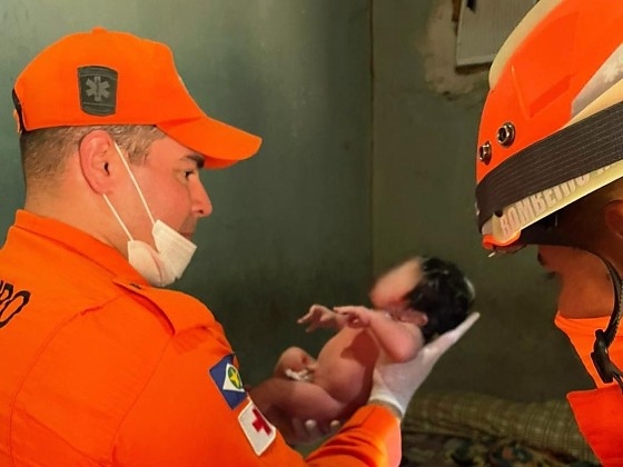 Beb� nasce em casa e bombeiros auxiliam m�e em bairro de Cuiab�