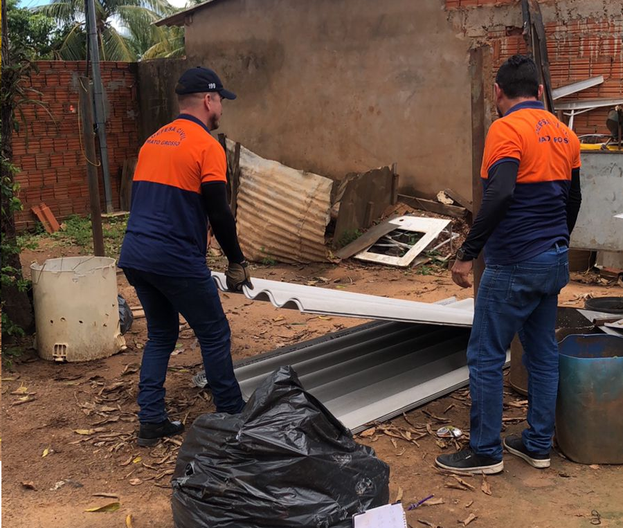 Defesa Civil do Estado envia materiais para fam�lia atingida por alagamento em S�o Pedro da Cipa