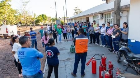 Defesa Civil do Estado e de S�o Pedro da Cipa promovem cursos de Volunt�rio de prote��o e Defesa Civil e Radiocomunica��o para fortalecer a prote��o da popula��o.