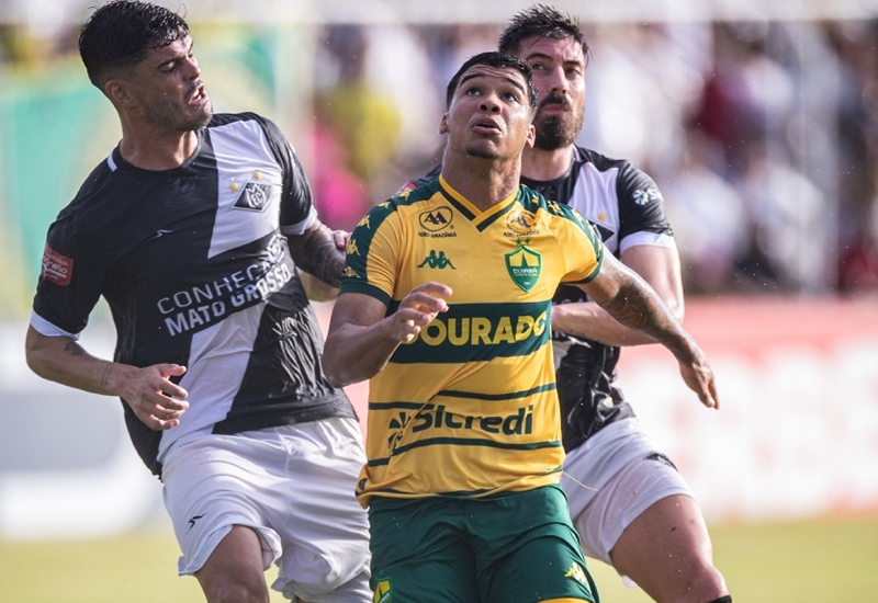 Mixto e Cuiab� empatam no Dutrinha em cl�ssico marcado por lance pol�mico