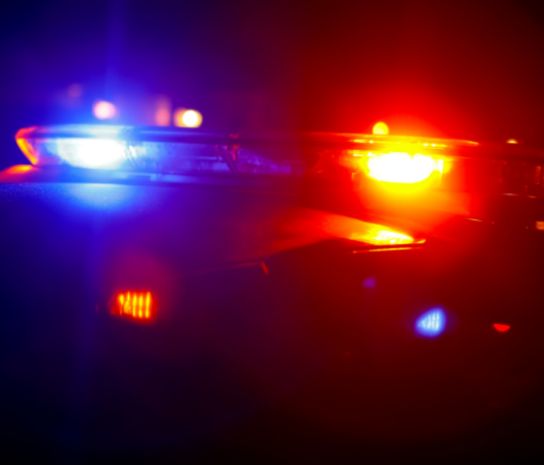 Homem agride esposa e pede que filho compre gasolina para queim-la